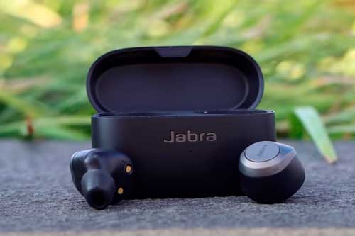 Jabra Elite 85t Earbuds wireless earbuds that allow outside noise